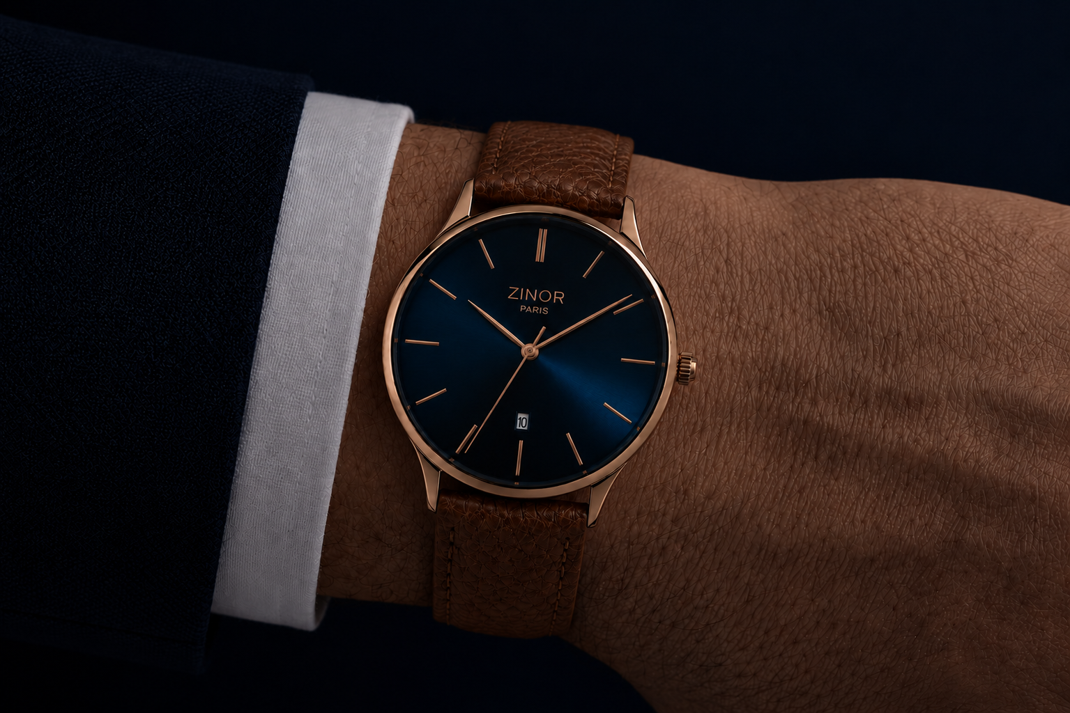 Montre ZINOR PARIS Élégance avec cadran bleu nuit, finition rose gold et bracelet cuir cognac